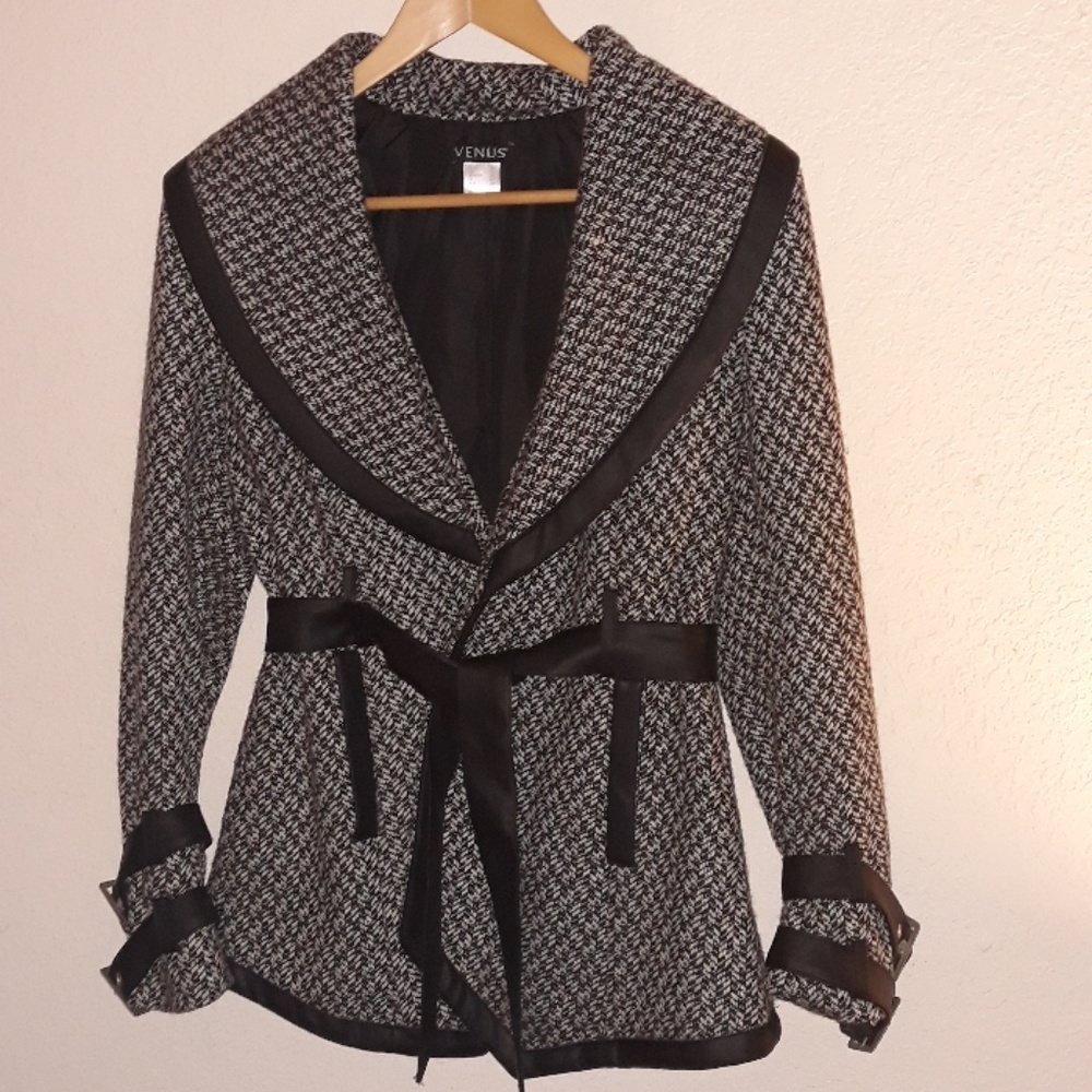 Venus Tweed Coat